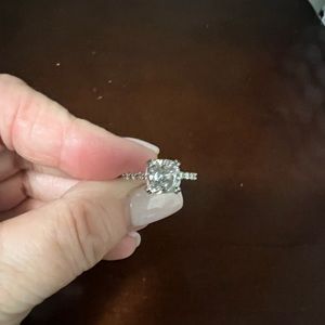 WOMENS CUSHION CUT SOLATAIRE STERLING SILVER  2ct